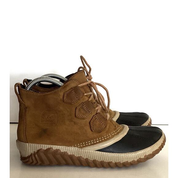 Sorel Sz 7 Out N About Waterptoof Leather PVC Tie Boot Tan Leather PVC bottom - Picture 2 of 7